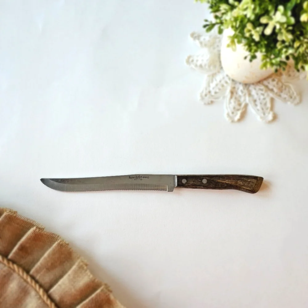Vintage 1960 Regent Sherwood Knife Slicing Carving Serrated 8